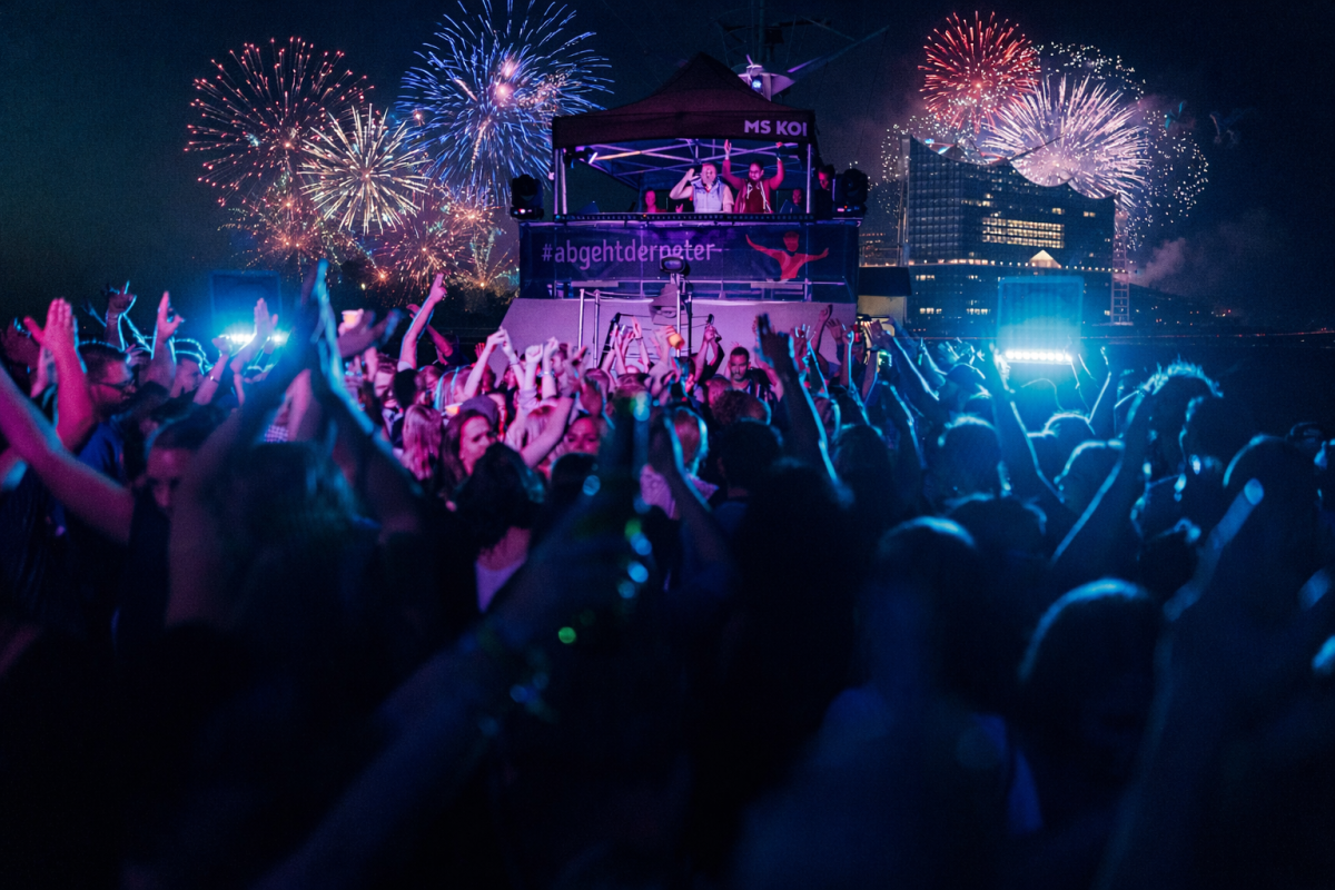 SILVESTER CRUISE - MEGA 90iger, 2000er und 2010er PARTY