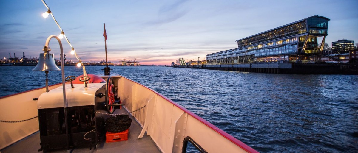 Abendfahrt "BLUE NIGHT" mit Live Musik Cruise Days
